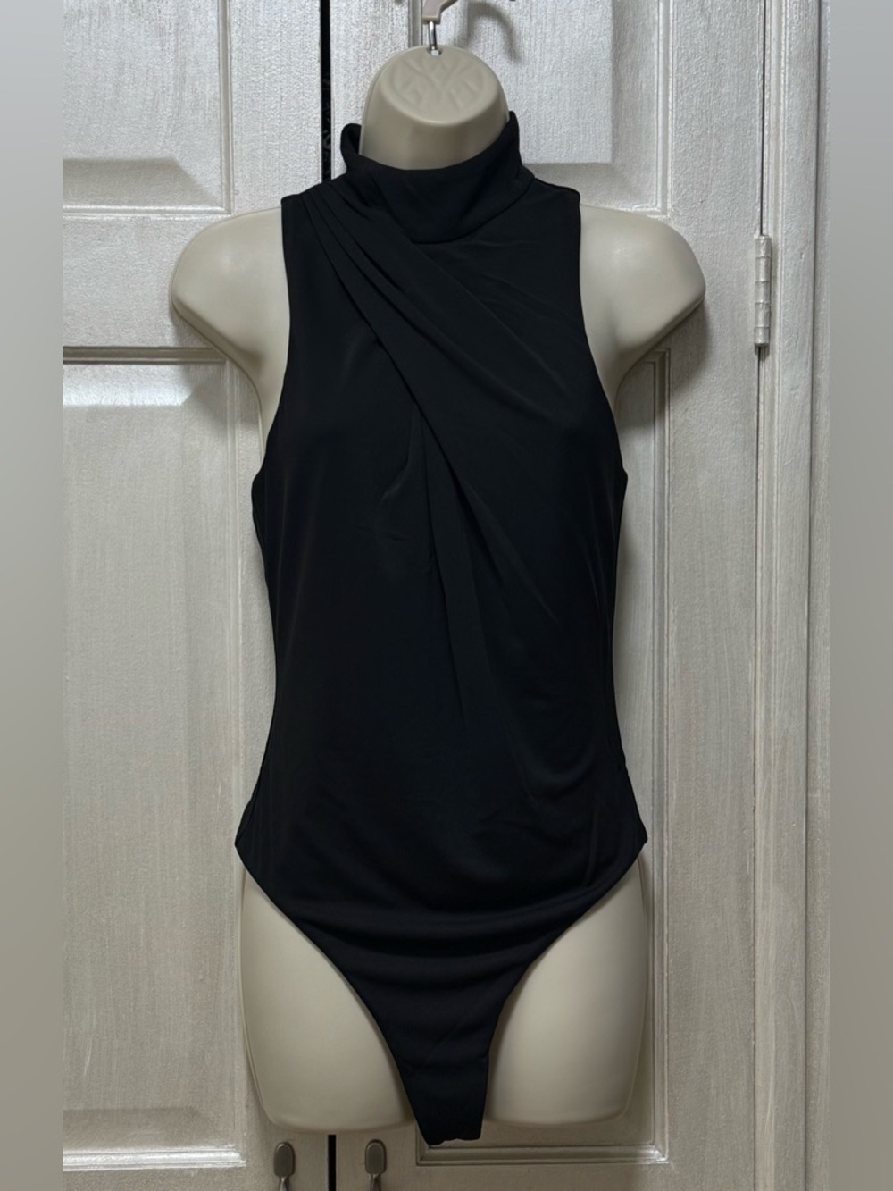 Cinq à Sept Size M Black Mock Neck Sleeveless Bodysuit